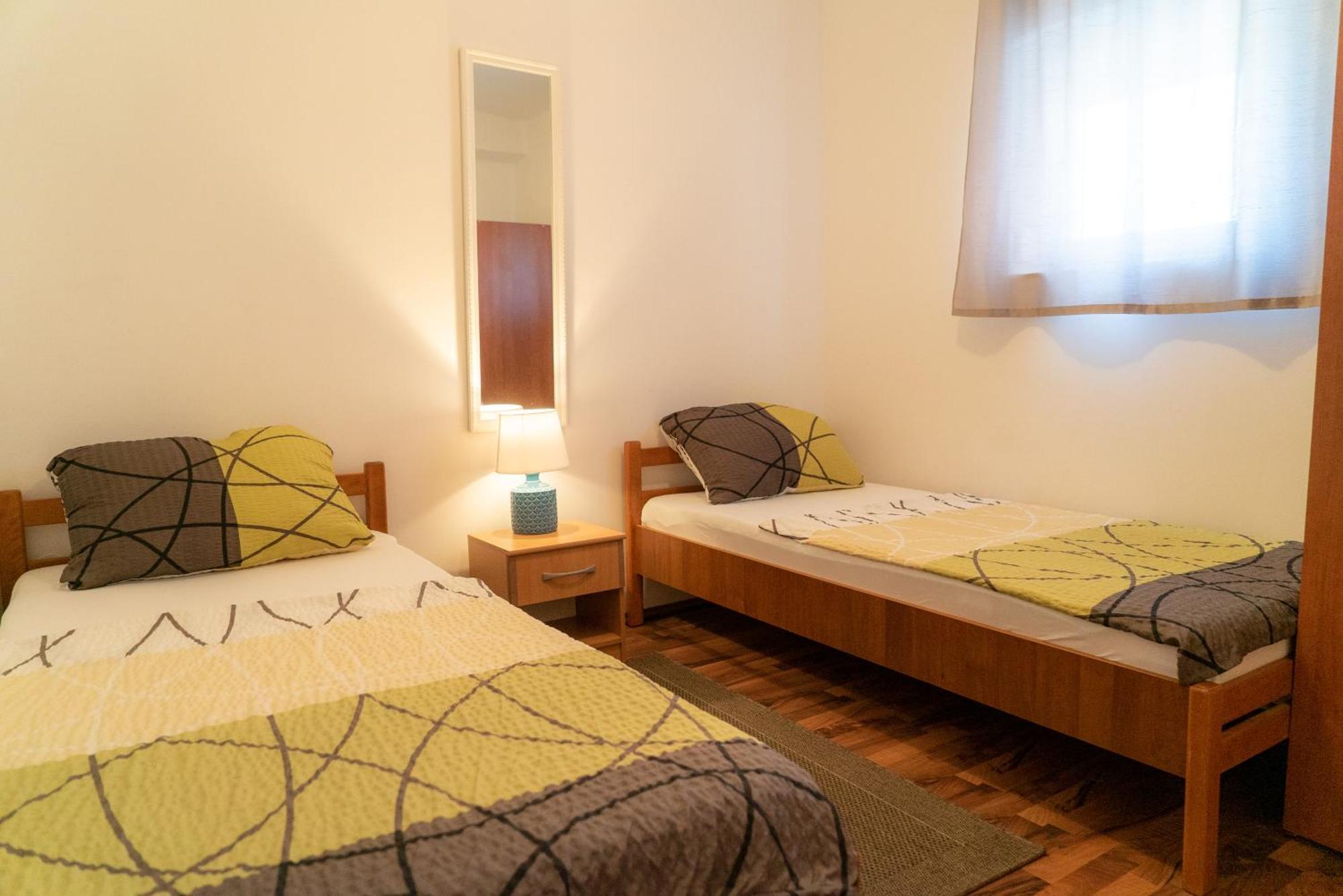 Apartments Zubcic Tisno Extérieur photo